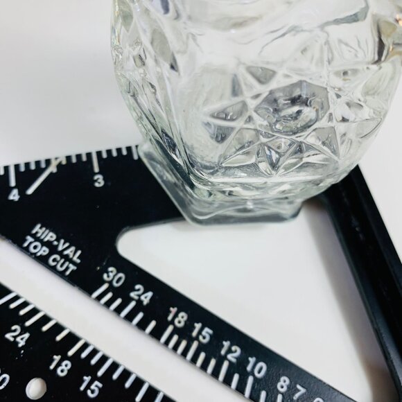 Pair Of Glass Cruet Bottles With Stoppers Floral Starburt Pattern Oil Vinegar - Picture 14 of 15